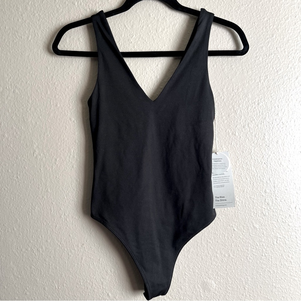 NWT Black Halo Bodysuit Size XS Women’s DreamKnit Vuori